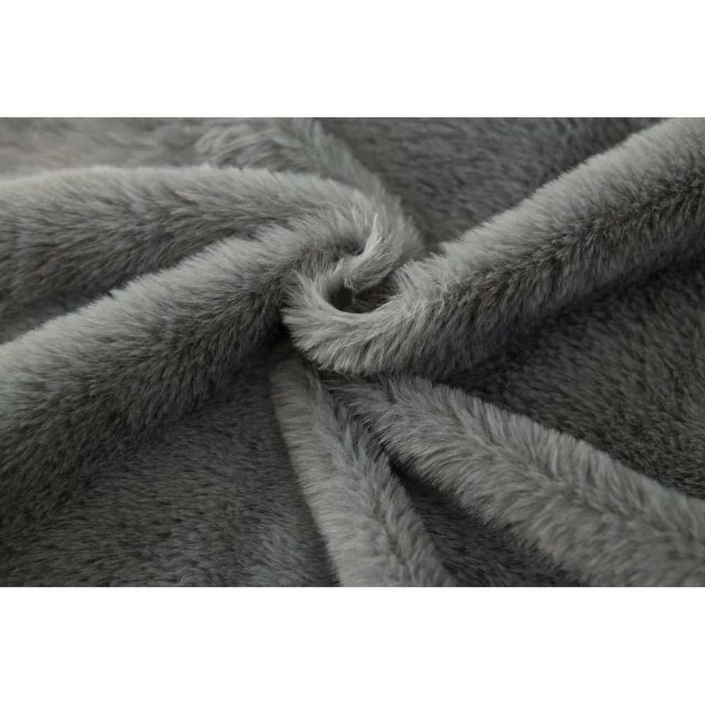 Super Soft Plush Throw Blanket 50 x 65‎ - Cozy, Lightweight, Warm, Gray-NWT